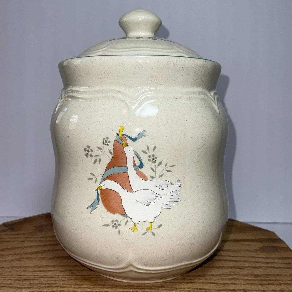 International Marmalade Goose Canister w/ Lid 9" Tall Cottage Country Pls READ